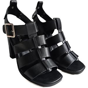 Soda Black Emi Sz 7 Women's Black Lug Sole Chunky Platform Heel Sandals